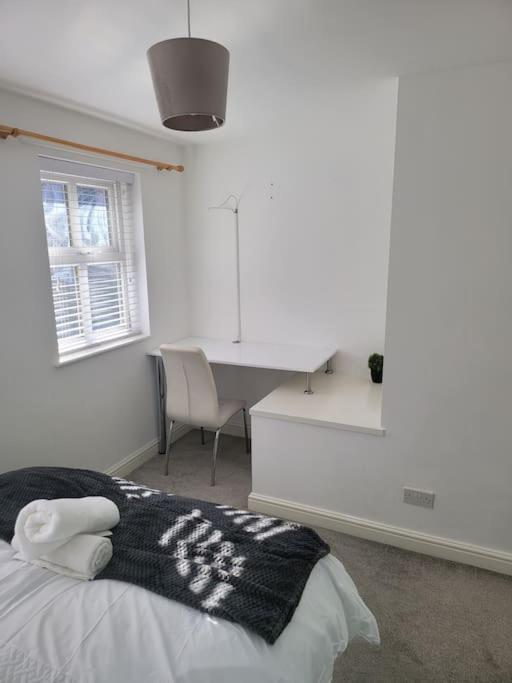 2 Bedroom End Of Terrace House Wellington  Extérieur photo