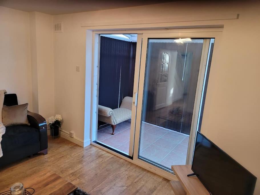 2 Bedroom End Of Terrace House Wellington  Extérieur photo
