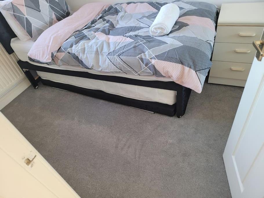 2 Bedroom End Of Terrace House Wellington  Extérieur photo